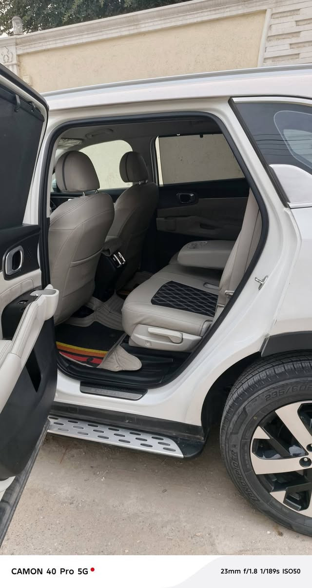 سورنتو ٢٣خليجي ٤سلندر حره رقم انجليزي ذي قار بسمي السياره بيها ضربه دعاميه وشخوط بالجاملغات الاماميه واابنيد بيهن صبغ بدون دواخل سياره نظيفه جدا مغلفه نانو إلارباك طاك سعرها 250وبيها مجال ***********
