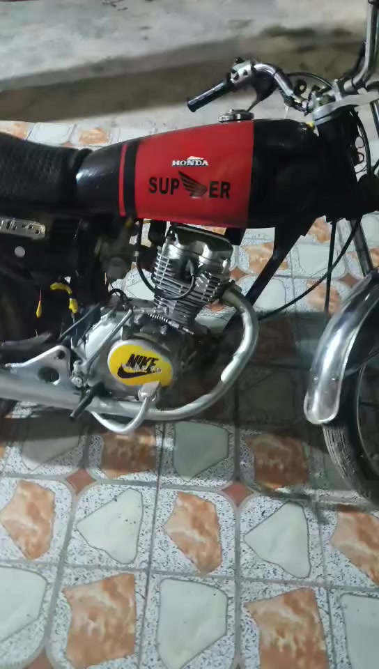 سلام عليكم..
نامه برو دراجه نضيفه موديل 21 اوراق اصوليه كامله ولانقص بيهن الابليته مال الشاصي موجوده بالشاصي. دراجه كامله. ملاحضه.( بيها خيط تبخير)  وهيه مامفتوحه ابد يعني انته تفتحها بيدك مكينه نضيفه بلاد 22.
سعر.. 850 وبيها مجال. مكاني البصره قضاء المدينه. ناحية الهوير


**إذا كنت صاحب هذا الإعلان وتريد حذفه لأي سبب، رجاءا أرسل رسالة إلى الدعم الفني**