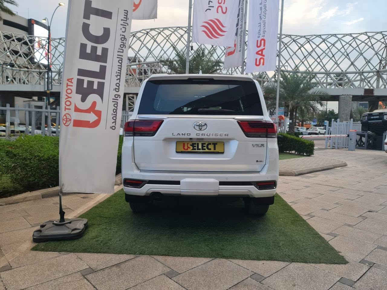 🔸  تويوتا لاندكروز  VXR هايبرد  وكالة ساس مغلفة ppf ماشية 12 الف كيلو موديل 2025

🔸موديل 2025

🔸محرك 6 سلندر 3500 تون تيربو

🔸كشنات الامامية كهرباء + تبريد 

🔸كشنات صف الثالث يدوي 

🔸بصمة + تشغيل عن بعد 

🔸فتحة سقف 

🔸ثلاجة 

🔸3 شاشات 

🔸صندوق كهرباء

🔸8 ايرباك 

🔸اضوية led + كشافات 

🔸شاحن لا سلكي 

🔸فول تحكم ستيرن 

🔸تدفئة تبريد قطعتين 

🔸حساس امامي و خلفي 

🔸🔸     مرقم بغداد   🔸🔸 

🟥ضمان احصل الآن على خدمة مجانية لمدة عامين أو 80.000 كم على 16 تبديله دهن مجانيه 

العنوان بغداد

  ***********
