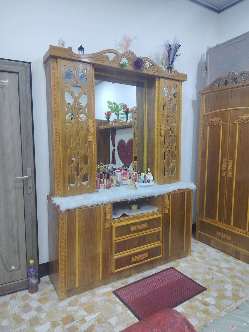 السلام عليكم غرفه اخشاب صاج للبيع  
الرقم                                     
واتساب***********
السعر 850
