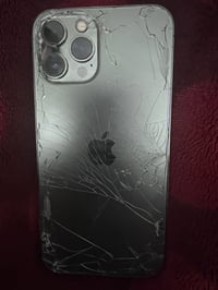 ايفون 12 برو ماكس ذ 256 بطاريه 79 الجهاز ممفتوح ابد بس الضهر مكسور مثل...