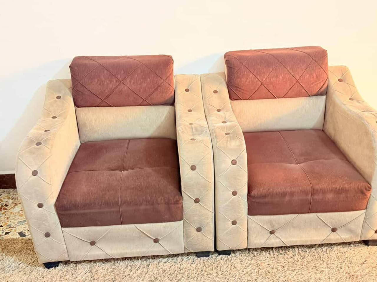 أثاث للبيع للاستفسار على الرقم ***********
