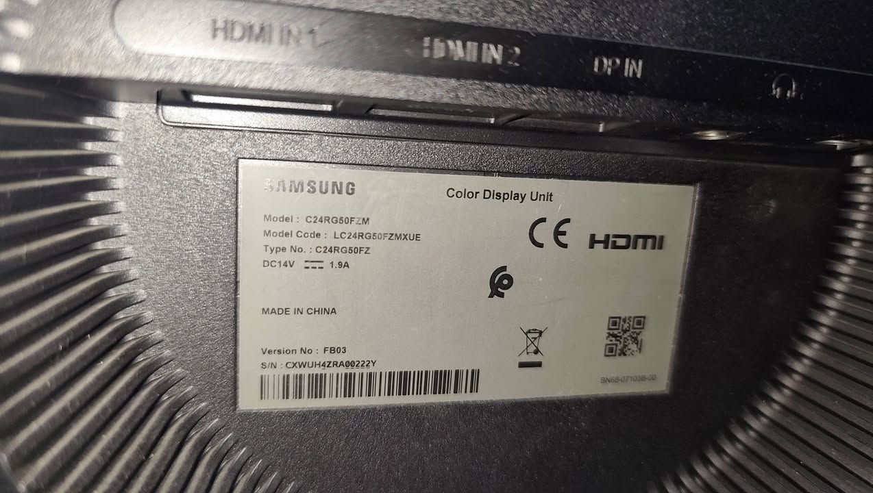 شاشه Samsung للبيع  24 انشcurved screen 
وتدعم خاصية amd freesync 1800R 

220السعر
 

رقمي ***********
