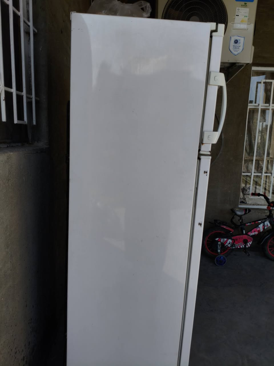 ثلجه البيع مستعمله 150الف وبيه مجال
رقم التلفون ***********
