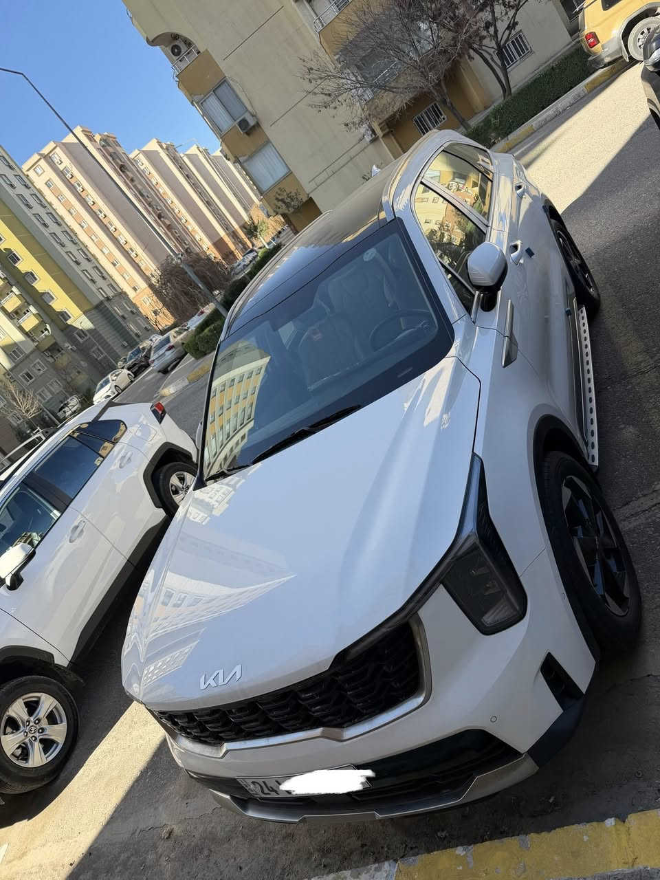 السلام عليكم
كيا سورنتو 2024 
خليجي وكالة كيا نيم داخل الضمان 
ماشيه 5000 
فول مواصفات vip 
بانوراما 
5كامرات
كشن vip منفصل
كشنات اخير كهربائي 
بردات خلفيه 
تشغيل عن بعد 
صندوق كهرب 
ابل كار بلي لاسلكي 
3 قطع تبريد 
مرايا كامره 
اوتو هولد 
شاشه كبير 
وبعد بيها هواي مواصفات 
مكان السياره دهوك 
للاستفسار *********** 
سعر 375 وبيها مجال بسيط
