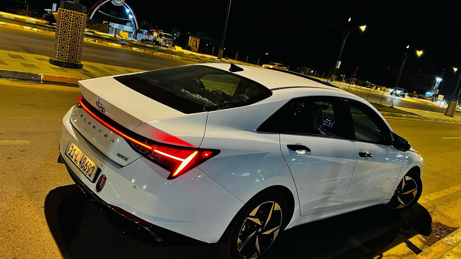 هونداي النترا 2022 هايبرد (بانزين +كهرباء) لمتد فول ١/١ لون ابيض دخول جديد ترقيم جديد رقم بغداد الدولي باسمي تحويل ثاني يوم .
ماشية 37 الف ميل
المواصفات:
بصمة
تشغيل عن بعد
دخول ذكي
إنارة ترحيبية في قبضات الابواب 
صندوق ذكي يفتح عند الاقتراب 
رادارات  
نظام محافظة على المسار 
قيادة ذاتية 
شحن لاسلكي
حساسات خلفية
إضاءة اماميه
بك لايت لد
كشنات جلد اسود
وضعيتين خزن ميموري لمقعد السائق
تبريد و تدفئة المقاعد الامامية
اضاءة دشبول الوان متغيرة ambient light
سلايد روف 
تبريد شاشة مناخين منفصلين 
شاشة معلومات كبيرة متصلة
شاشة عدادات دجتل 
نظام صوتي سماعات 8 boss
اوتوهولد autohold
هاند بريك بصمه finger brake 
وضعيات قياده ( سبورت ، نورمل ، سمارت)
مراية وسطية تعتيم ذاتي 
بك لايت لد 
‏Abs &Esp
بدووون ايرباااك 
حادثها نهاية الجاملغ الخلفي جهة السائق 
راجع بارد بدون صبغ
مكان السيارة ذي قار 
*********** متوفر واتساب