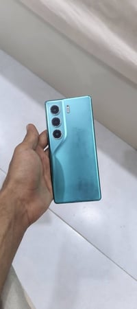 تكنو كامون ٤٠ 5G • ٢٥٦ • رام ١٦