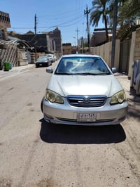 بي واي دي للبيع موديل 13 f3 السيارة بيه قطعتين صبغ السيارة جاهزة تبريد...