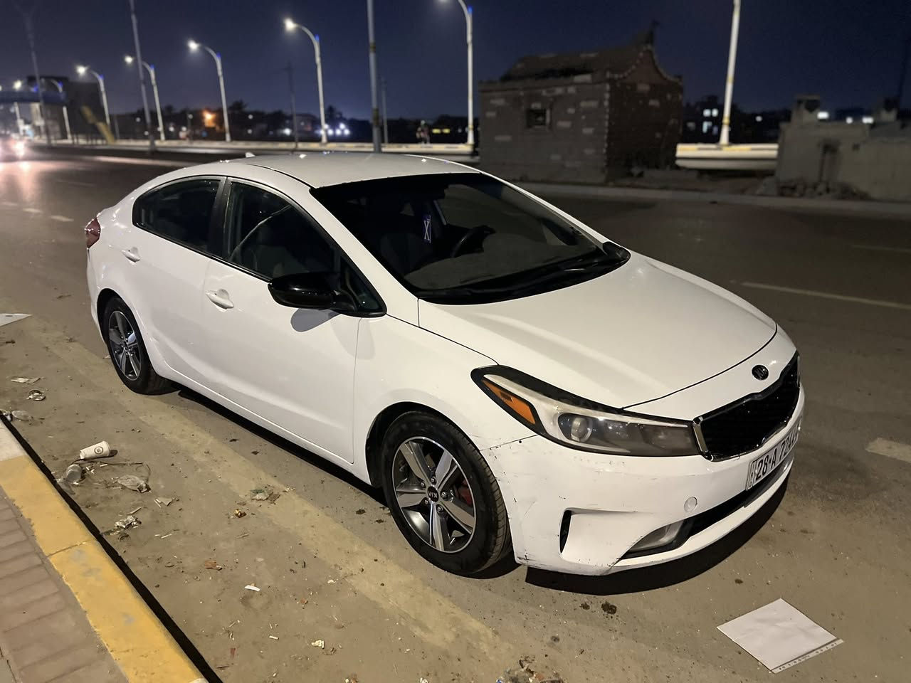 السلام عليكم
 فورتي 2017  مواصفات نص فول تحكم شاشه ويل كب تخم تاير حداديه تبريد كلشي جديد كير محرك شرط سياره نظيفه لوك بجم كبس 
ضربه قبق جنطه معابر  السعر 120 وبي مجال شراي 
مكان السماوه المركز اي استفسار اتصل على رقم ***********
