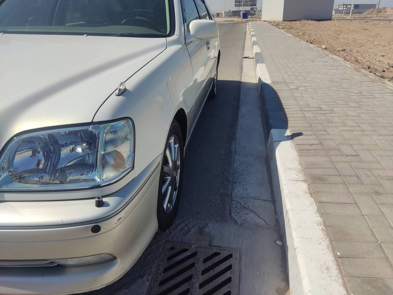 سلام عليكم ملكه موديل 2000 كفاله عامه سياره جديده ماشيه 77 تخم تاير تبريد حداديه سياره ما ناقصهه برقي سنويه لل 2031 السعر 110 علما أن السياره نقل*********** العنوان البصره القبله
