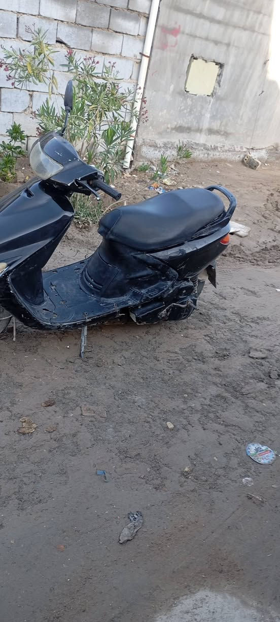 يوجد دراجه فراشه 140 السعر 400 وايضا توجد مشكله صغيره وهوه الصالنصه بيها صوت وهم بيها مجال بشانها ‏‪0789 104 7683‬‏
