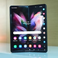 سامسونج زد فولد ٣ • شاشة داخلية سليمة • حواف خارجية مكسورة