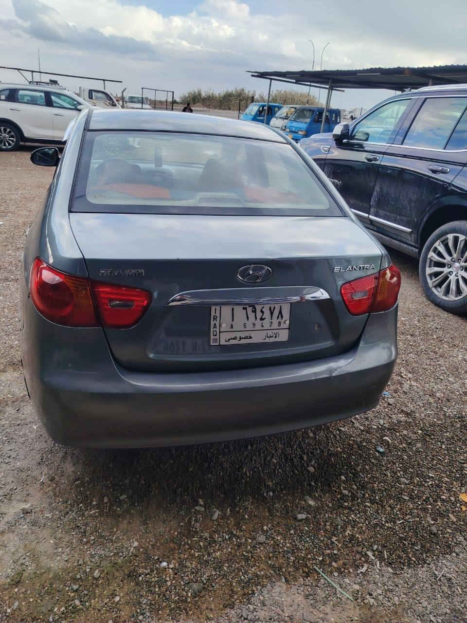 السلام عليكم 
الانترا للبيع موديل ٢٠١١ دكشن عالي 
السياره جديده وجاهزه 
٤قطع صبغ بدون دواخل 
السعر ١٠٠ وبيها مجال 
مكاني بغداد ابو غريب 
رقم الهاتف ***********
