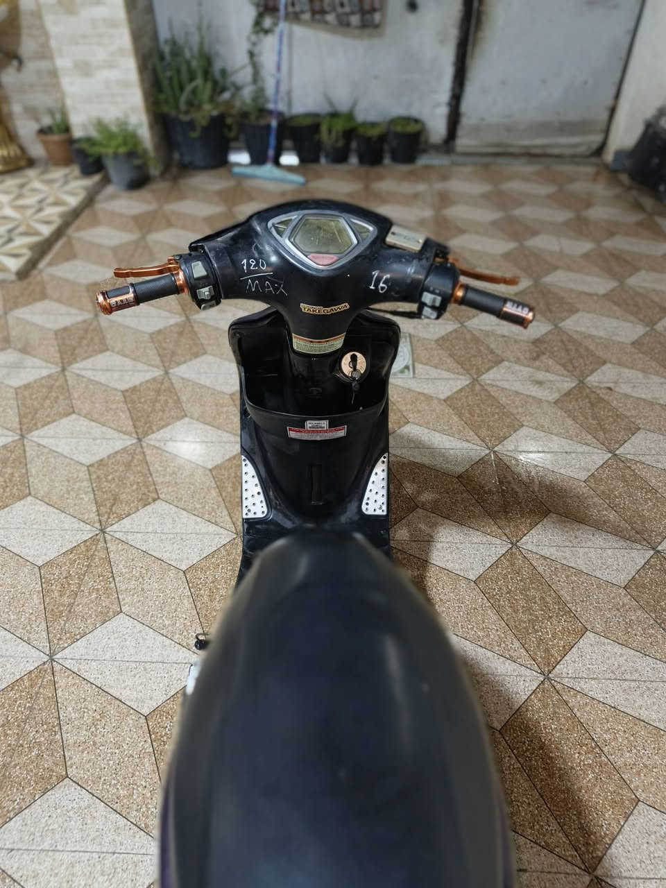 السلام عليكم ماكس عدله اربع والف موديل (2014) س550
🔸2- بوشه 49 دراجه كله بلادي من بجم لل بجم ختم واحد فقط كفرات مبدل اربع والف بقي بلادي رنبه📍

🔸3- دراجه كلشي بيه شغال كهربائية هندر صلف مزوده تزويد بسيط اصلي ملحه قوي كلش محرك بلادي 

🔸3- خرسه ما بيه صوت نكره بكل شلعه معدل ما بيه عيب بيه اورق منفس و كمرك نطيك بدون لين ضاعن

🔸4- سوي نفسك لوتي او غشيم لا اطب لين مال جنيه  كلش نضيف يجيب وياك 100 مصلح  📍

🔸5- السعر((550)) بيه مجال او مرواس شعندك تعال خاص 📍

      🏠مكاني الفلوجه🏠


**إذا كنت صاحب هذا الإعلان وتريد حذفه لأي سبب، رجاءا أرسل رسالة إلى الدعم الفني**