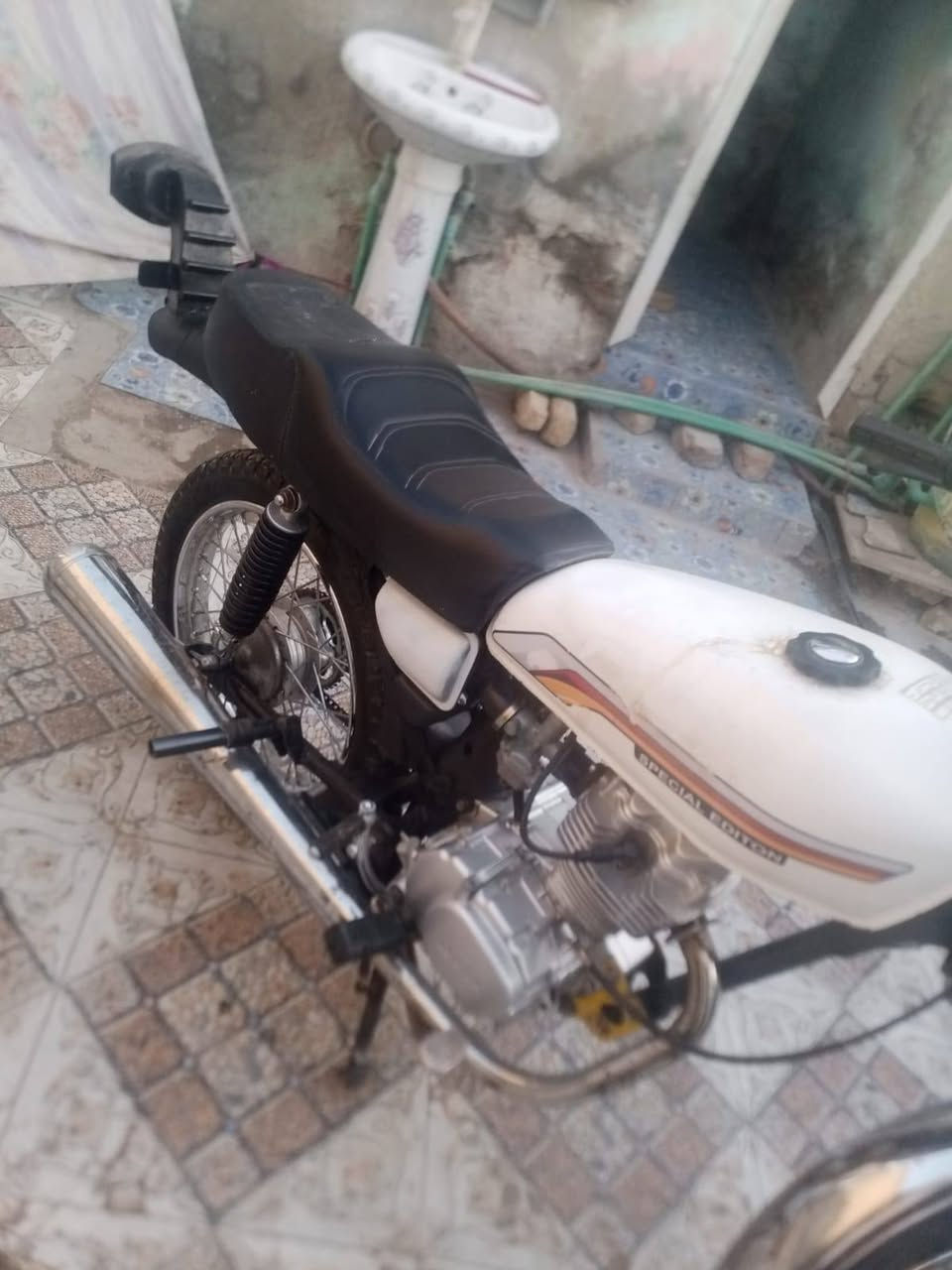 سلام عليكم دراجه للبيع كلك سعر 500 مكاني ناصريه ***********
