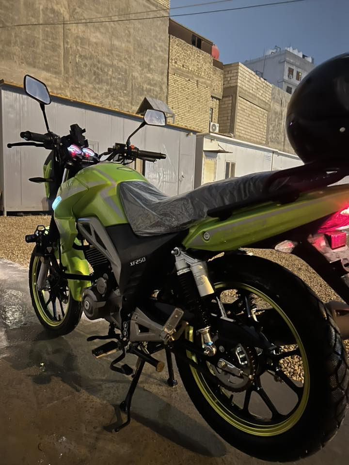 السلام عليكم دراجه شايننك 2024 هستوهه طالعه مماشيه هواي بس للدوام مخليهه مكينه 250cc السعر 2100بيهه مجال حك الجيه  ***********اوراق اصولي مو سنكر
