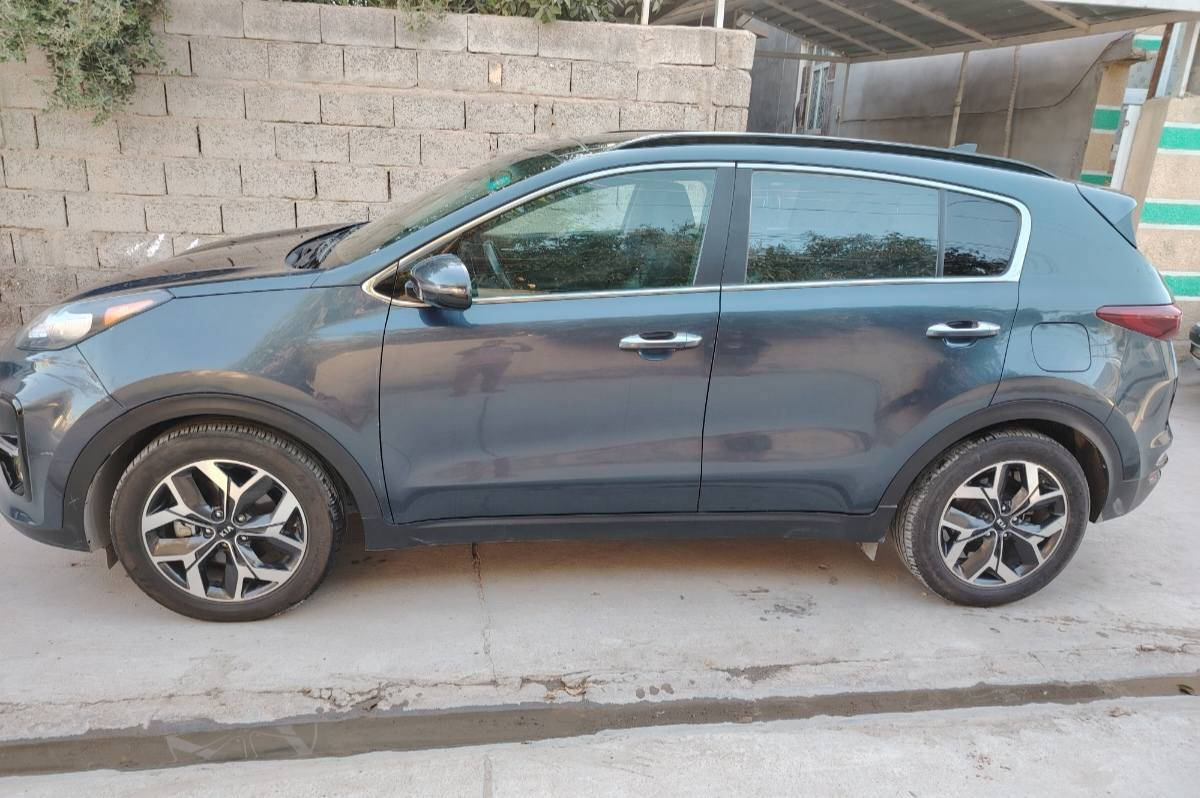 السلام عليكم
سبورتج 2022 امريكي EX
بصمة.بانوراما.صندوك كهرباء .كشنات جلد .تدفئة كراسي.رادار امامي .تحديد مسار وبعد مواصفات 
السيارة باسمي الرقم الجديد سنوية لغاية 2029
رقم ديالى 
السعر 160 وبيهه مجال
***********
