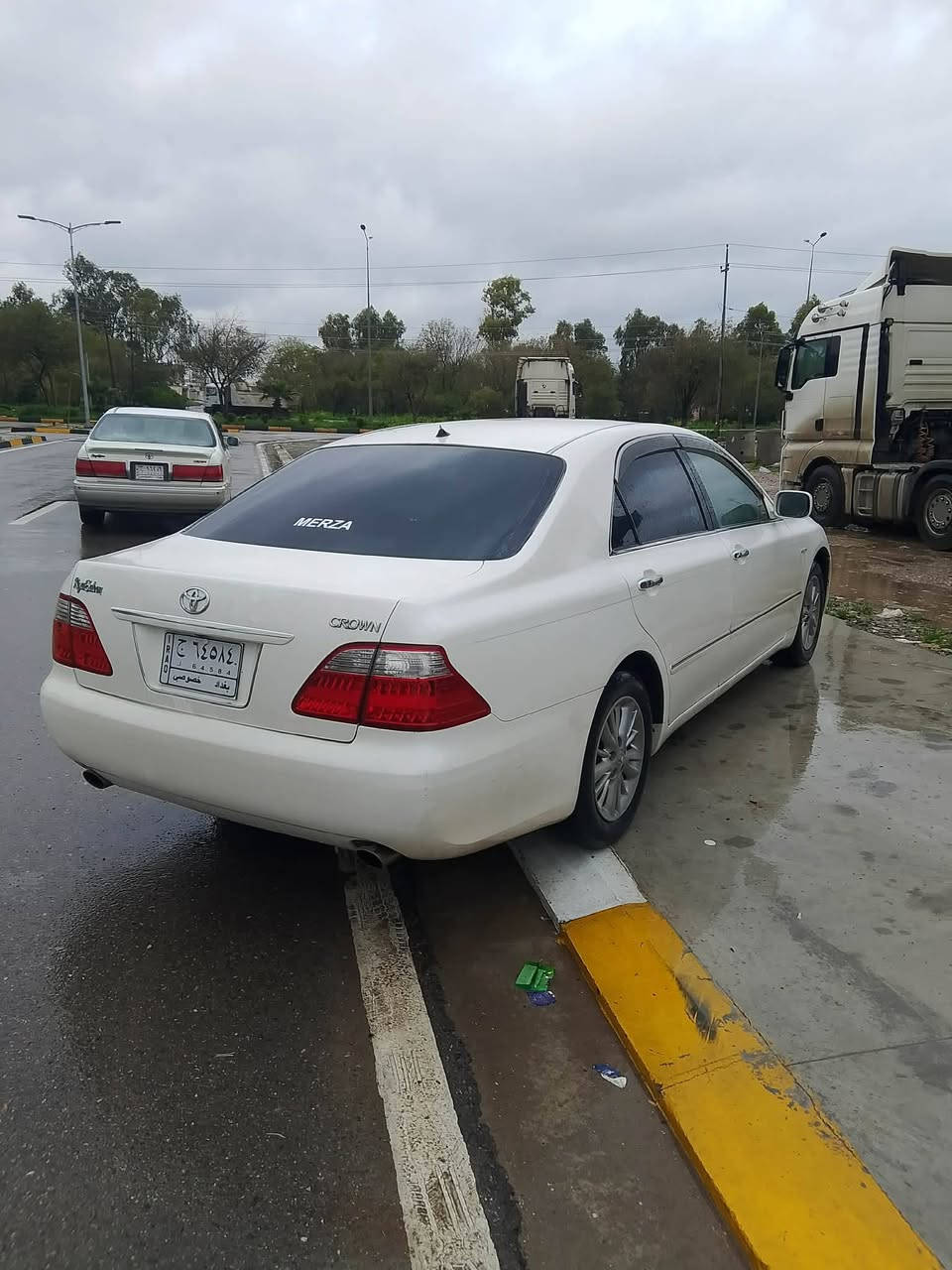 شاهینەی موس 2007ساج مەلکی بەسمە ڕەساسی 
سێ دوگمە کامیرە پەردە کۆشن کارەبا 
یەک ناولەپ کارت هاچامڵک پێشەوەی 
چوار تایەی لۆکی لە سەرە 
مەکینەو گێڕی گەورەیە 182لۆکە
شوێن کەلار 
***********
