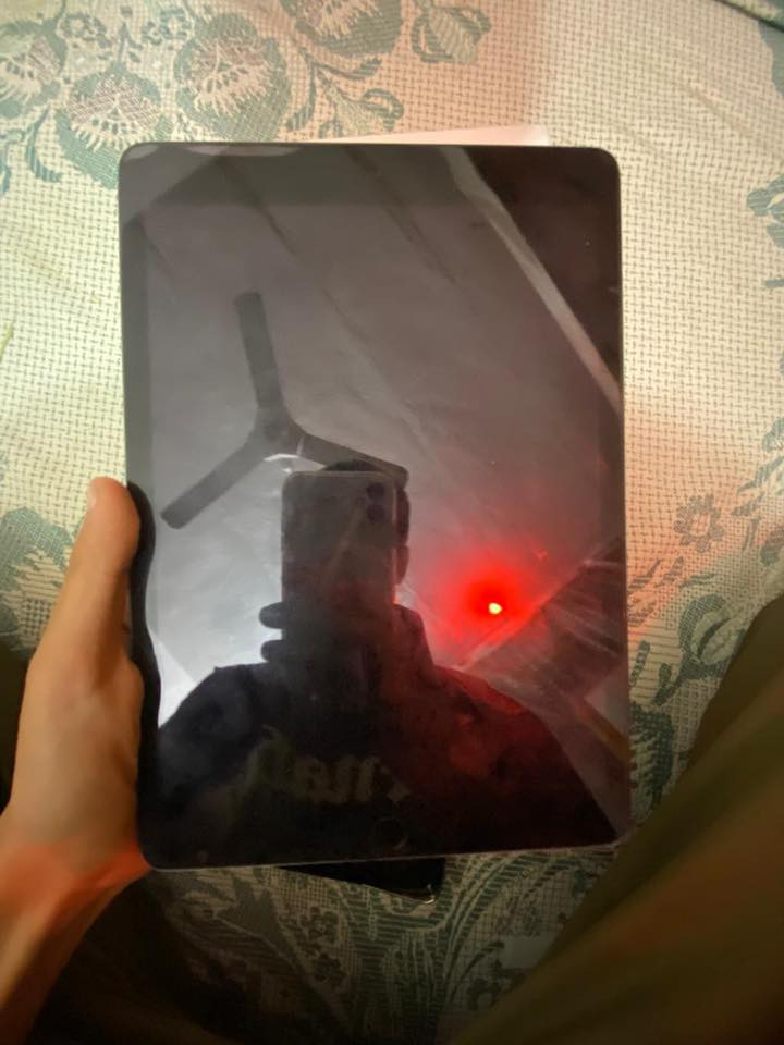 سلام عليكم ايباد 9 ذاكره 64 60 افريم ببجي الايباد نضيف مكفول كفاله عامه ومابي ولاشخطه نضيف ماداخل صيانه تجي انته وتشوف بعيني الايباد غراضه كامله كارتونه ول شواحن الايباد مكفول من كلشي رايده امراوس ابايباد شاومي باد 7 عنواني السماوه القشله وقمي واتساب ***********
