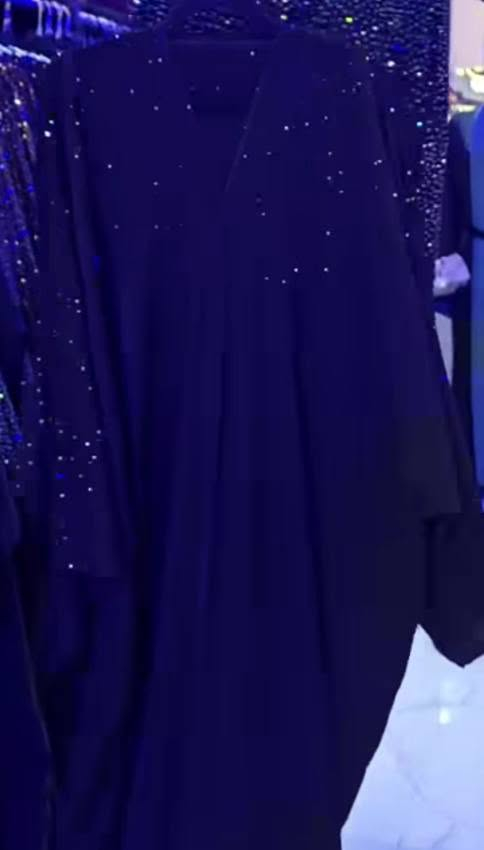 هاي مو عبايه تحفه فنيه 😍
عبايه +شال   قطعتين كوله شغل بلورات من الجتف بالوان الذهبي والفضي والاسود خامه جرجيت سواد فحم 

القياس فري سايز  جدييييد غير مستخدم والسعر ٥٥ الف مع التوصيل


**إذا كنت صاحب هذا الإعلان وتريد حذفه لأي سبب، رجاءا أرسل رسالة إلى الدعم الفني**