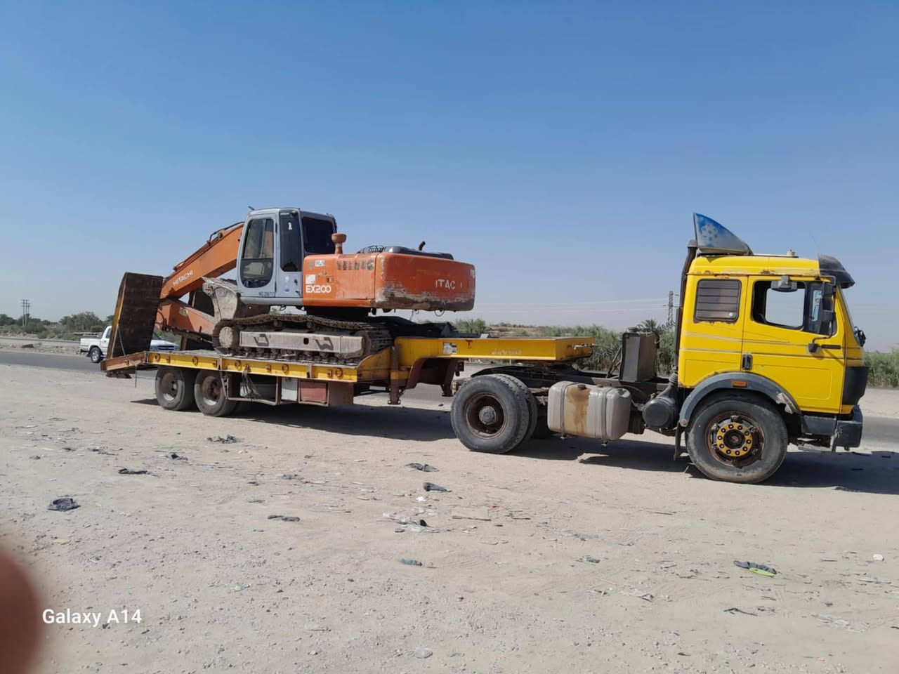 سلام عليكم حفاره فايف للبيع ***********
موديل 97 رقم الماني أ

مكينه جاهزه محرك كنترول مضخه كله جديد

السعر 160 وبيها مجال ***********
