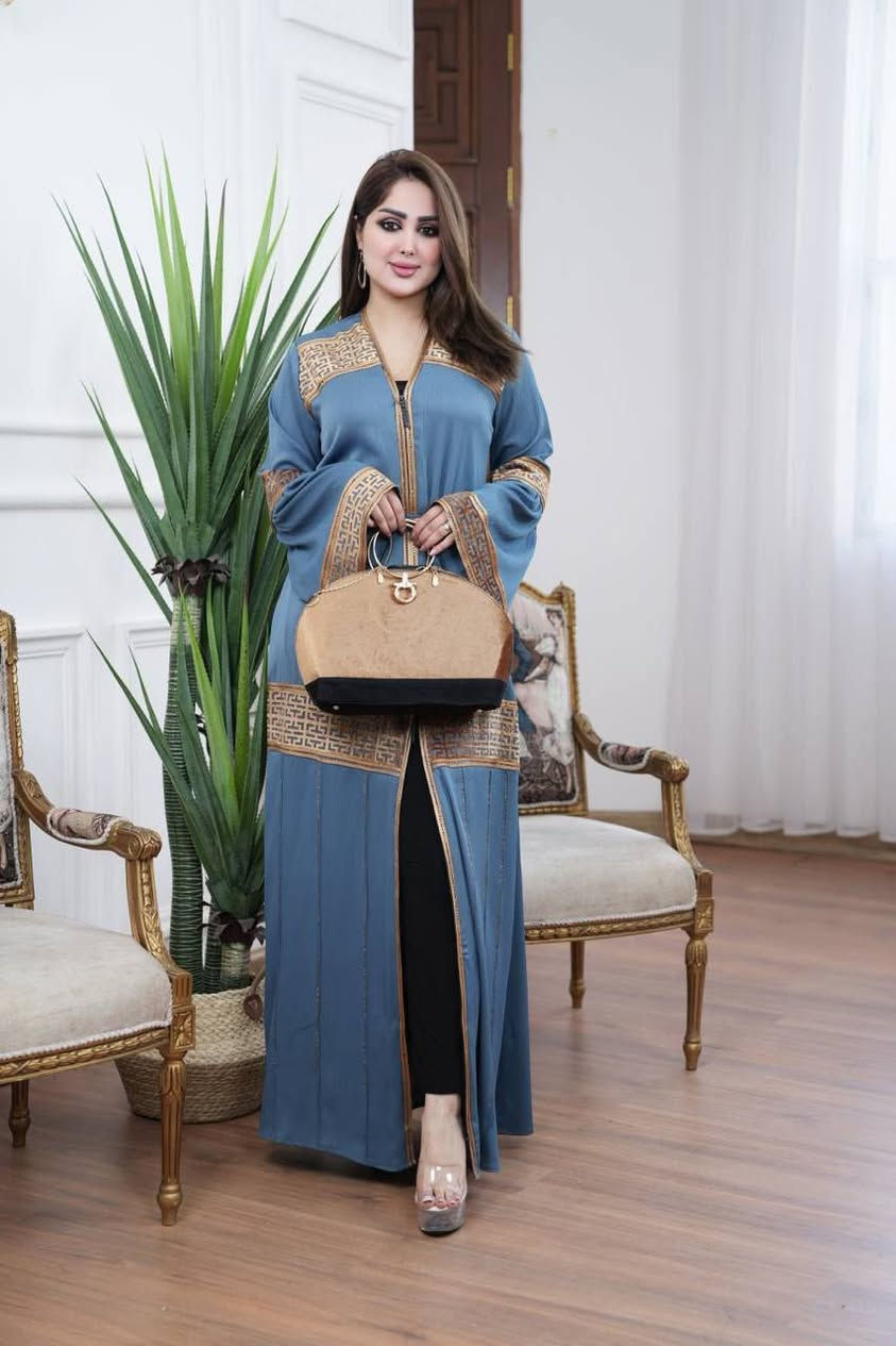 💫 عباءة خليجية من 5 قطع 💫
العباءة+ بنطلون + شال+ حزام + حقيبة👛 
🎨🎨 الألوان :- حسب الصور 
💰💰💰السعر = 35 ألف دينار فقط
💫 للحجز والاستفسار التواصل على الخاص


**إذا كنت صاحب هذا الإعلان وتريد حذفه لأي سبب، رجاءا أرسل رسالة إلى الدعم الفني**