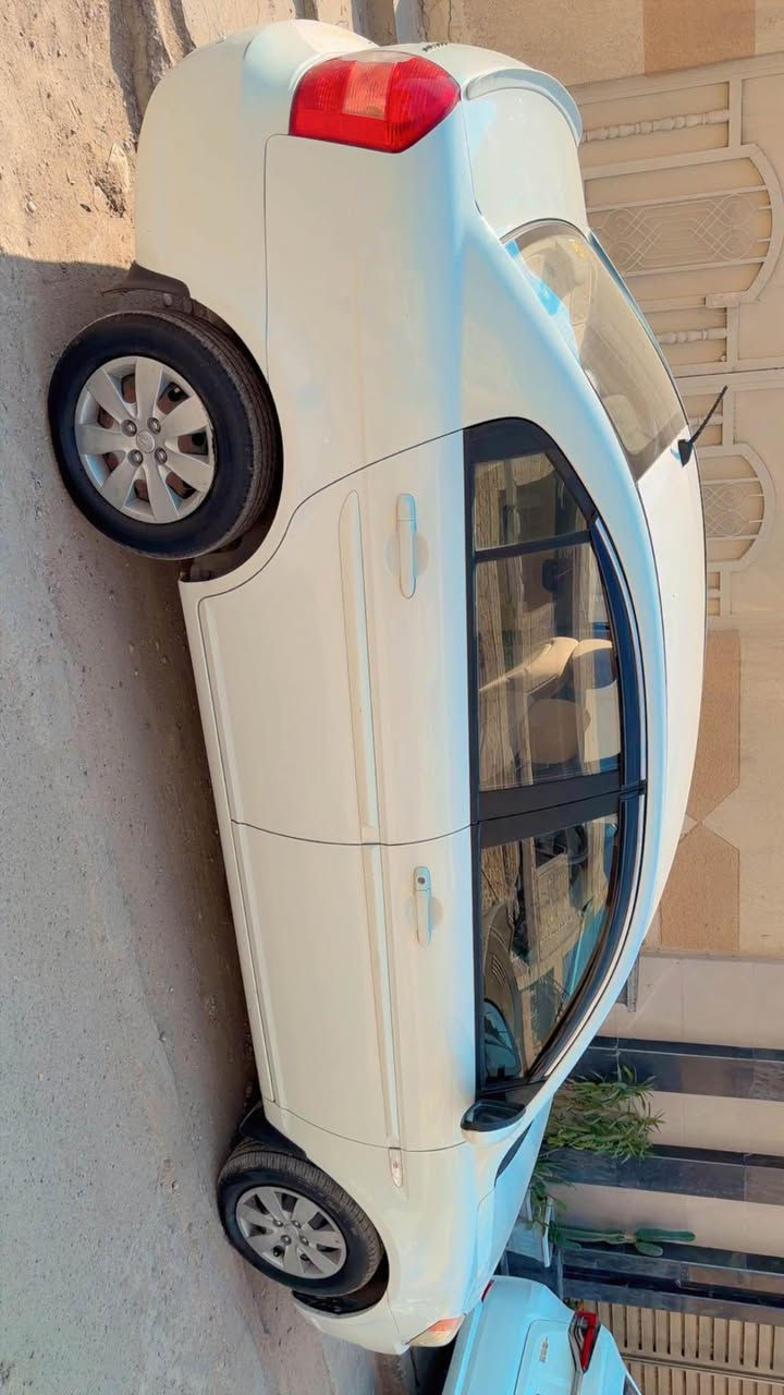 السلام عليكم اكسنت ٢٠١٠  بدون صبغ ولا ضربه بيها بعض ملاحضات بسيطه ماشيه ١٢٦ مكينه ١٦٠٠ تبريد حداديه كلها جاهزه بدون نقص 
السعر ٩٢ ورقه 
للاستفسار ***********
غير متواجد عالفيس انصال فقط 
المكان / بغداد / السيديه بغداد, العراق
