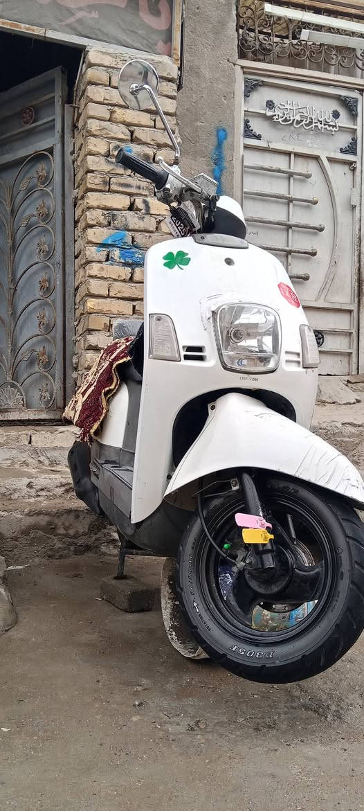 سلام عليكم ماكس بوليس للبيع
دراجه خير من الله كفاله عامه كفر مكينه داخل 
كهربايات شغاله دراجه نضيفه كلش الله شاهد 
مال رمبه صاله 5 أشهر من نازله من الربه)
مكان الدراجه بغداد مدينه الصدر 
السعر ) 850 وبيها مجال 
الرقم ))
***********)
