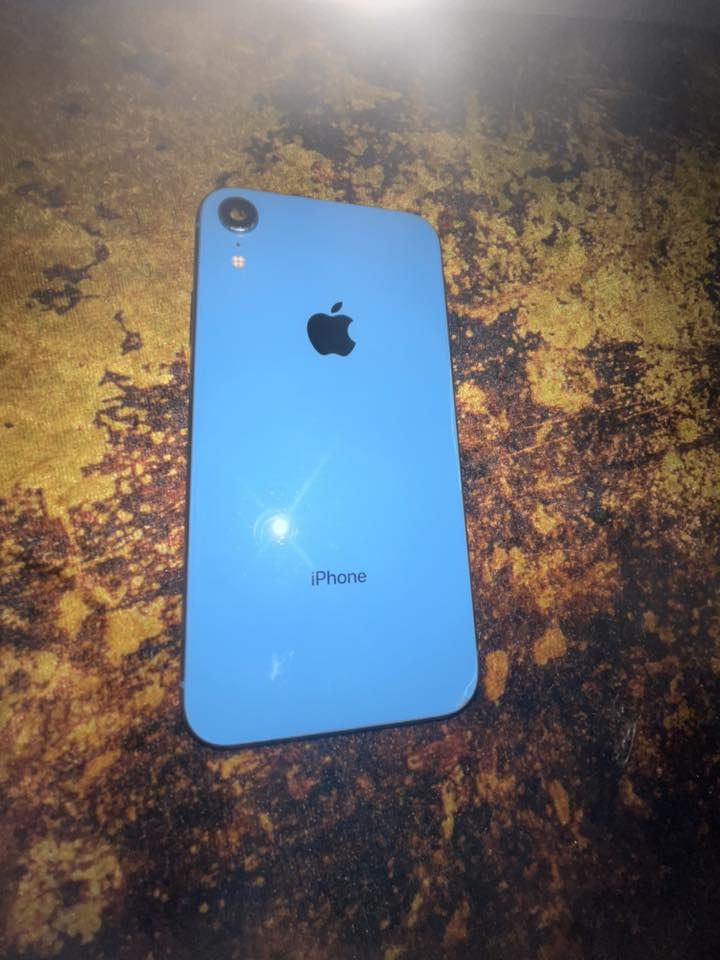 شاصي xr نضيف ب10 بس وين اهل الصيانه لو لعنده xr شاصيه تعبان تعال اخذه ب10 ***********
