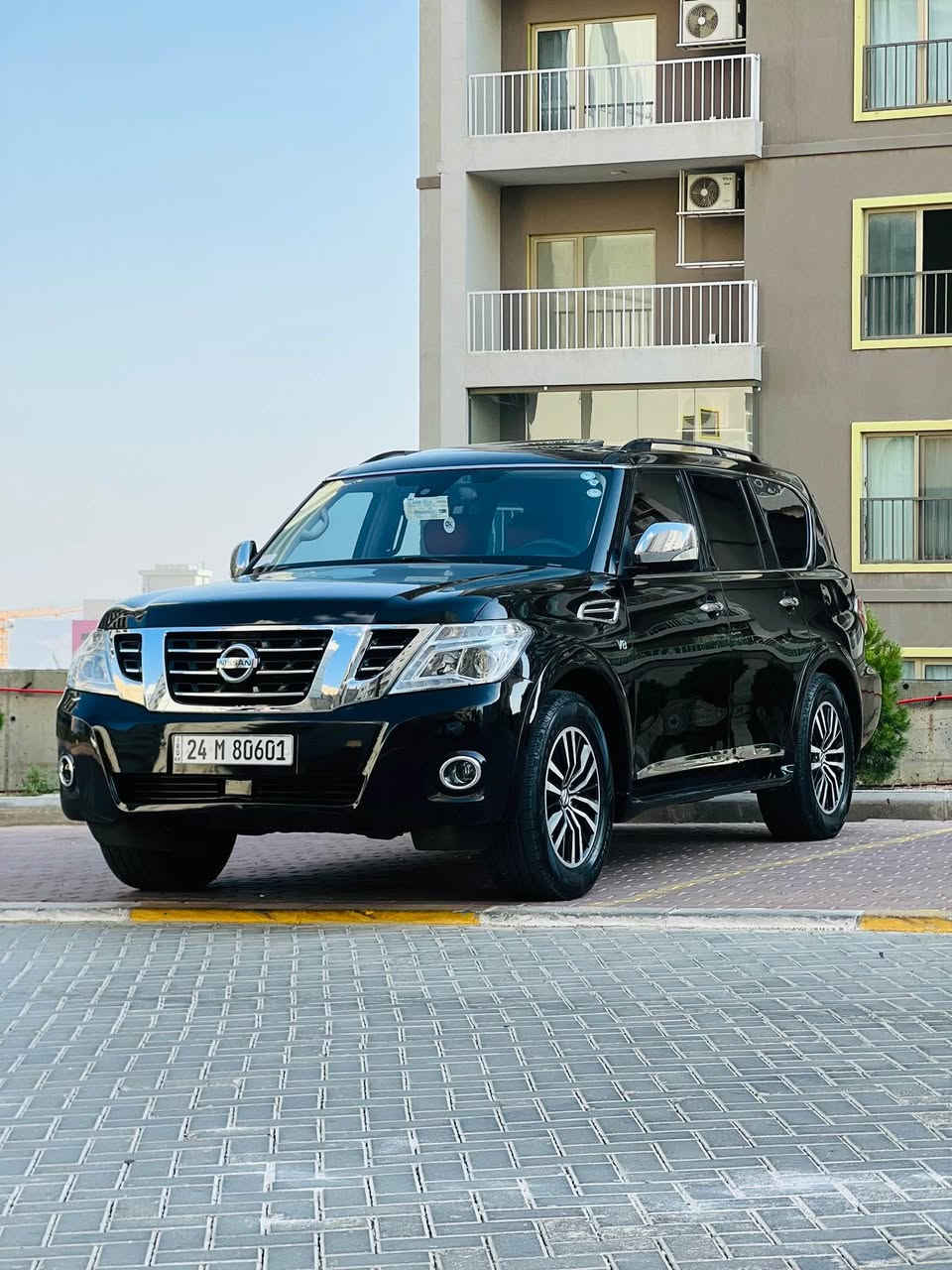 NISSAN ARMADA 2017 PLATINUM 
‎نيسان ارمادا بلاتنيوم فول مواصفات 2017 
‎🛑محرك 8 سلندر 5600 
‎ماشيه 61 الف  

‎ملاحظة : سيارة بيها فقط البونيد صبغ بدون دواخل بشرط 
‎🛑 :- {فتحة - رادار - 5 كامرات - فور ويل 4x4 - كشنات تدفئة و تبريد وخزن ميموري - سكان كهرباء و تدفئة - كشنات خلفية كهرباء و تدفئة - بصمة وتشغيل عن بعد - صندوق جك (كهرباء) - لايتات متحرك مع فرة السكان - شاشات خلفية - دواخل نسمو } بعد كلش هواية مواصفات 
‎🛑ملاحظة : سيارة جاهزة بشرط بدون اي نقص تخم تايرات جديد عليها
‎سنوی رقم هزە جدید 
‎السعر المطلوب: 210$💵$ور
***********📲
‎العنوان:السليمانية المعارض الجديدة السليمانية, العراق
