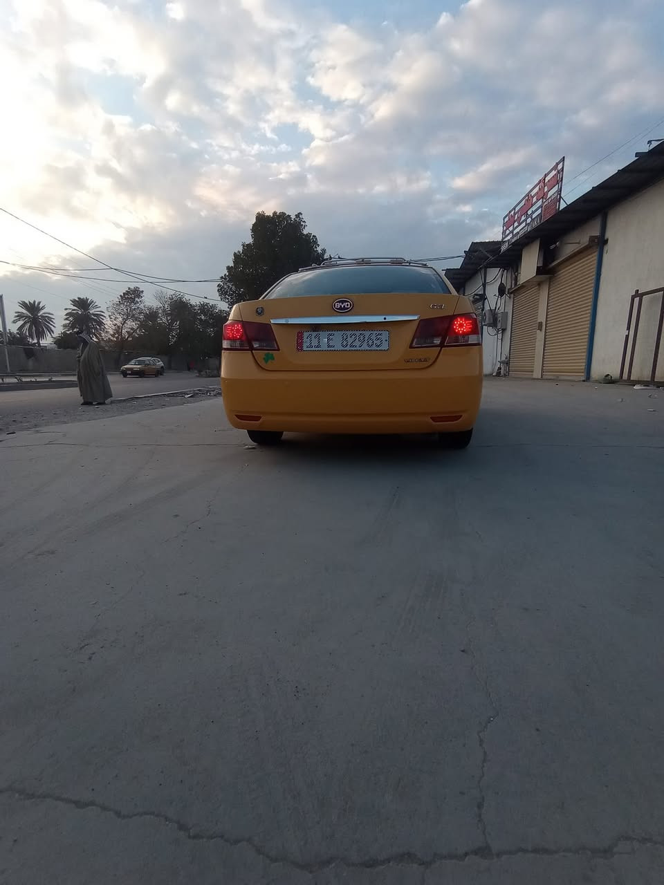 السلام عليكم للبيع بي واي دي 2013َ كير مكينه كورلا نحله سياره ترايهه يشك الكاع بصمه فتح تحكم ستيرن كشنات جلد منضومه زنون عالي ناصي رقم انكليزي بسمي سنويه لل ٢٨ مكفوله من الضربه السعر ٥٥ وبيهه مجال للستفسار الاتصال على الرقم ***********
