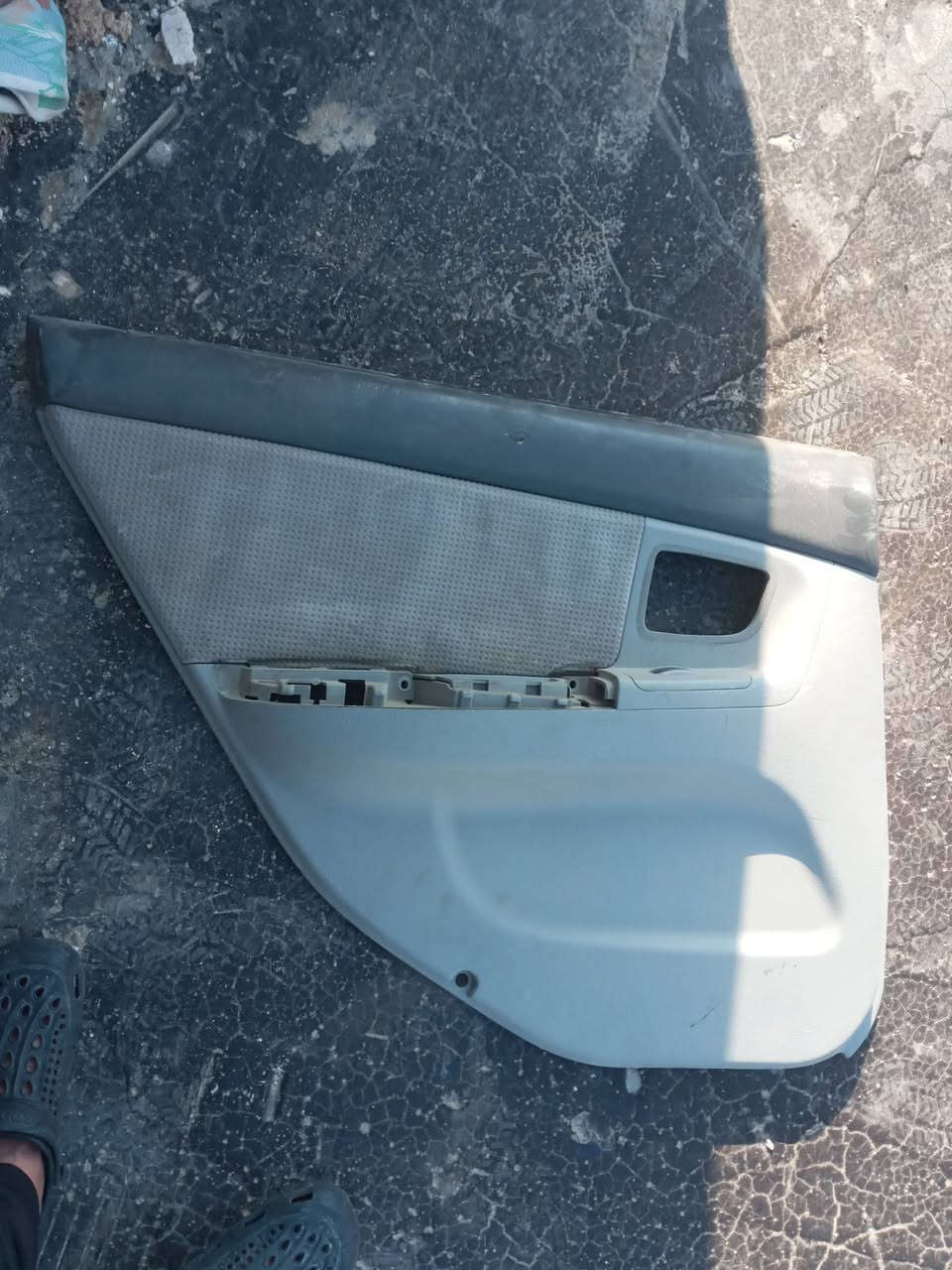 السلام عليكم اخوان اي شي تستفاد منه موجود بالصور وسعارهن مناسبه 
صالنصه سبكترا ٥٠ بيه مجال بعد 
نوزلات ٢٠ الف 
اي سي الواحد ١٠ الف 
حساس حاويه ٢٠ الف 
فاكيوم ١٥ الف 
بطانه داخليه جهة السايق ١٠ الف وجهة خلف السايق ١٠ الف جامات لايت امامي زوج اصلي مو تجاري زوج ٢٠ الف 
كيلون باب خلفي يمنه ١٠ الف 
***********
