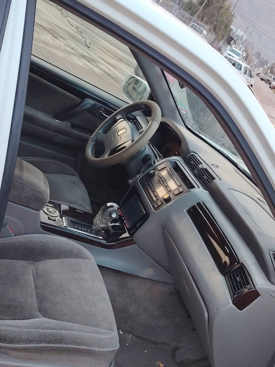 ***********
سەلامی خوالەهەموولایەک
مەلیکەی مووس 2002 سپی 
دیفۆڕی بچوک 171 بەڕغووپی بازاڕکە م بنزین خور.
گەرمی و ساردی و بریکی بەسراوە و بەشەرت 
سەقفوو حیزاموو کەفەری و دە عە می  بەشەرت 
شوێن سلێمانی.گیڕومکینە ی لوک.
سعر 39گەڵا 
تکایە چوابی نامەنادەمەوە گەرموشتەریت تەلەفۆنکە
