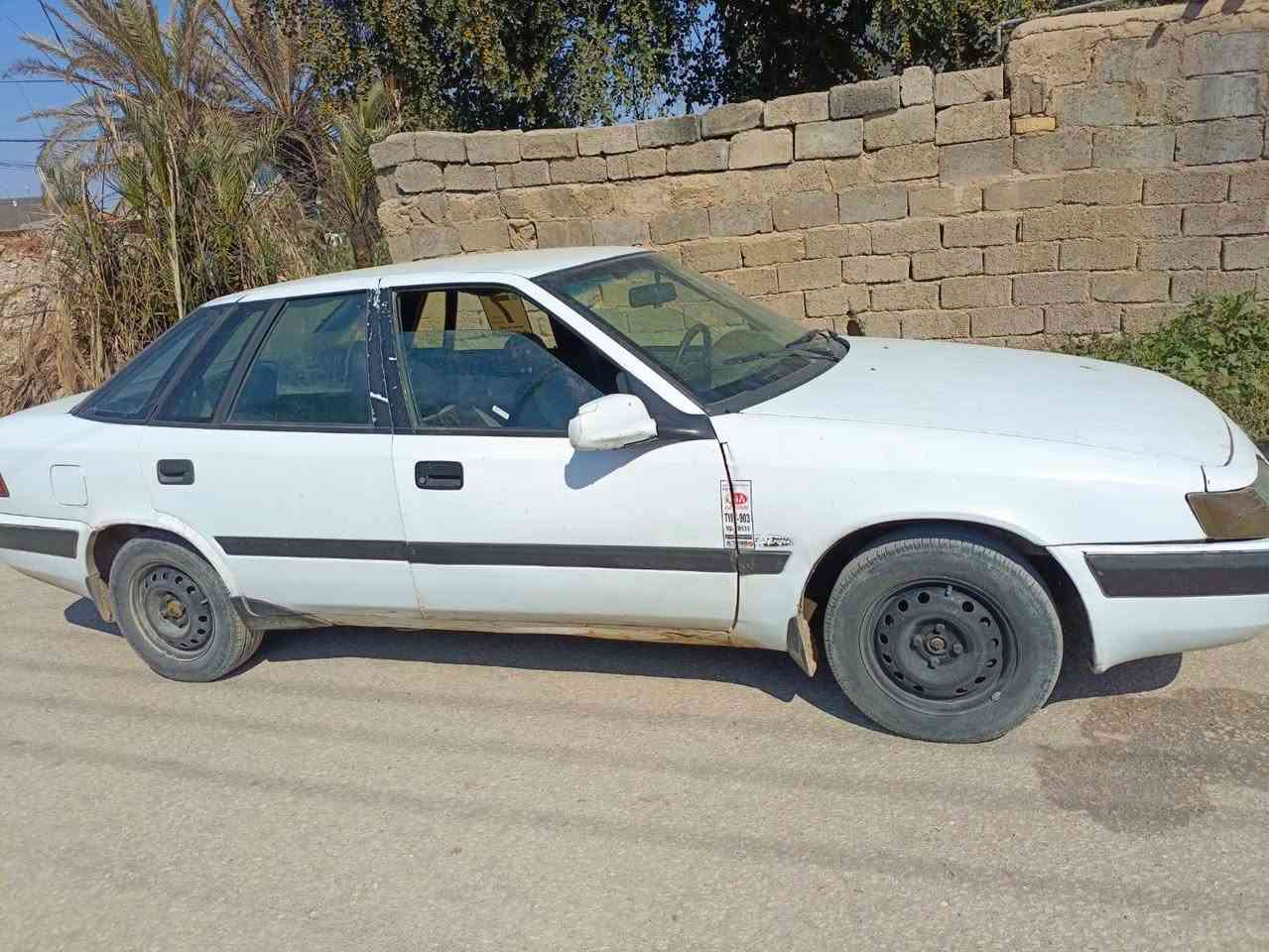 اسبرو 1994 رقم بغداد انكليزي  باسمي السياره بيها رنك  مكينه مسكر
كيرها يخبل صدر جديد  داخلها نضيف  مكانها اسكندرية  السعر 22
***********
