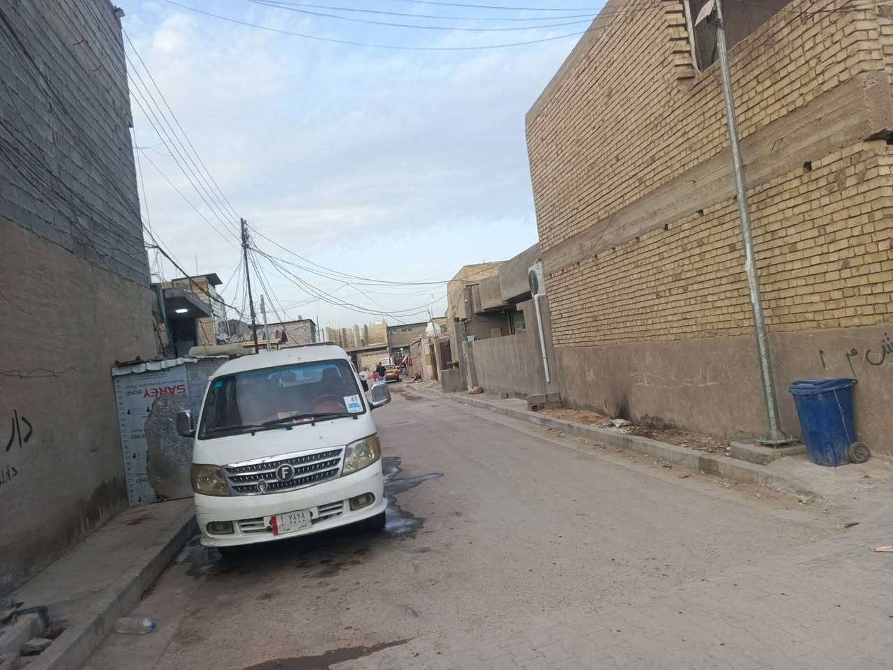 بيت ركن مساحة 110متر طابقين ثلاث غرف زراعي الموقع نهاية شارع المعهد قرب اسواق تفاحة السعر 65 
***********
***********
