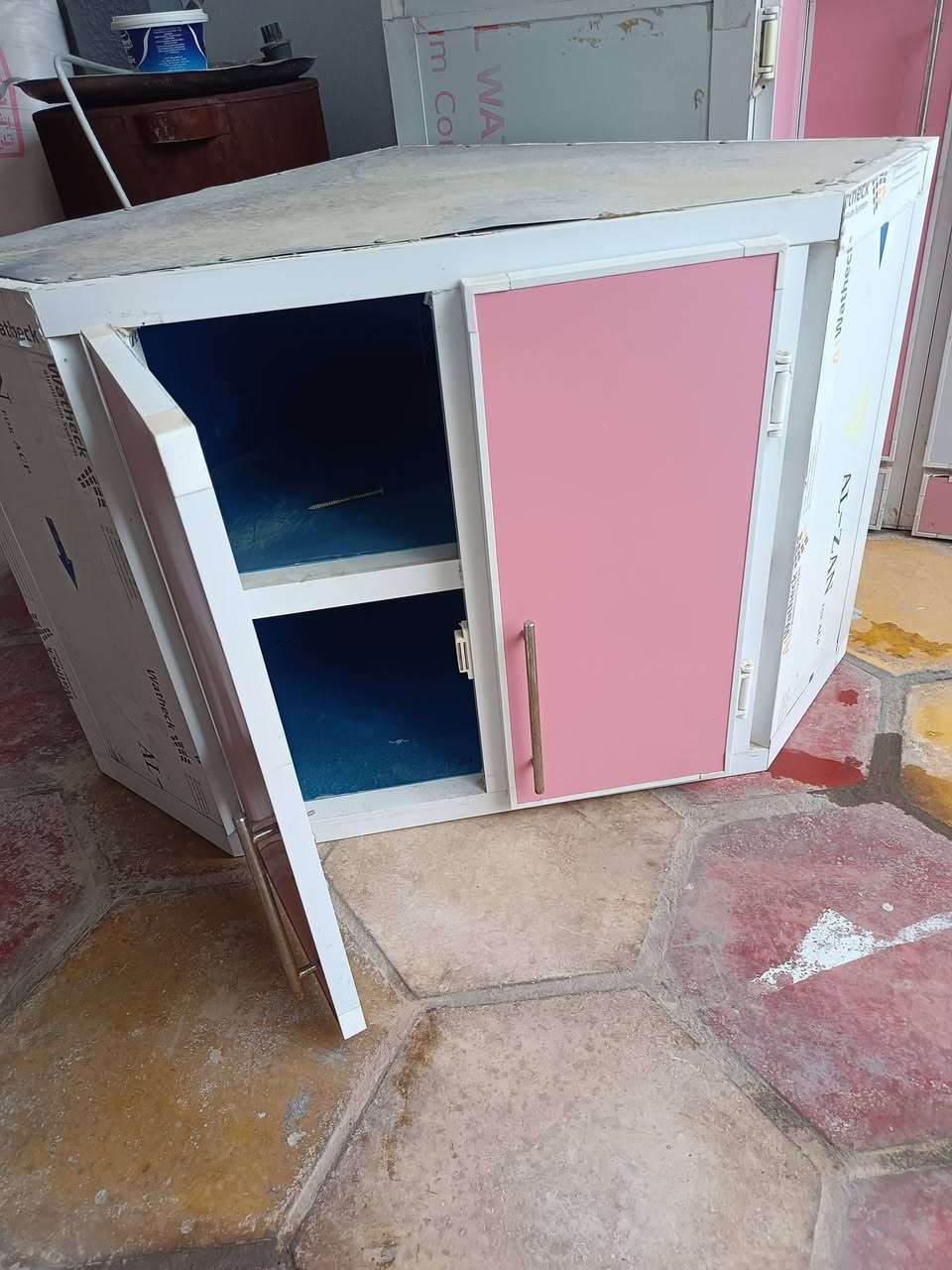 كاونتر تزكام أخو الجديد بعد الجيس بي المكان كوفه متكون من 3قطع


**إذا كنت صاحب هذا الإعلان وتريد حذفه لأي سبب، رجاءا أرسل رسالة إلى الدعم الفني**