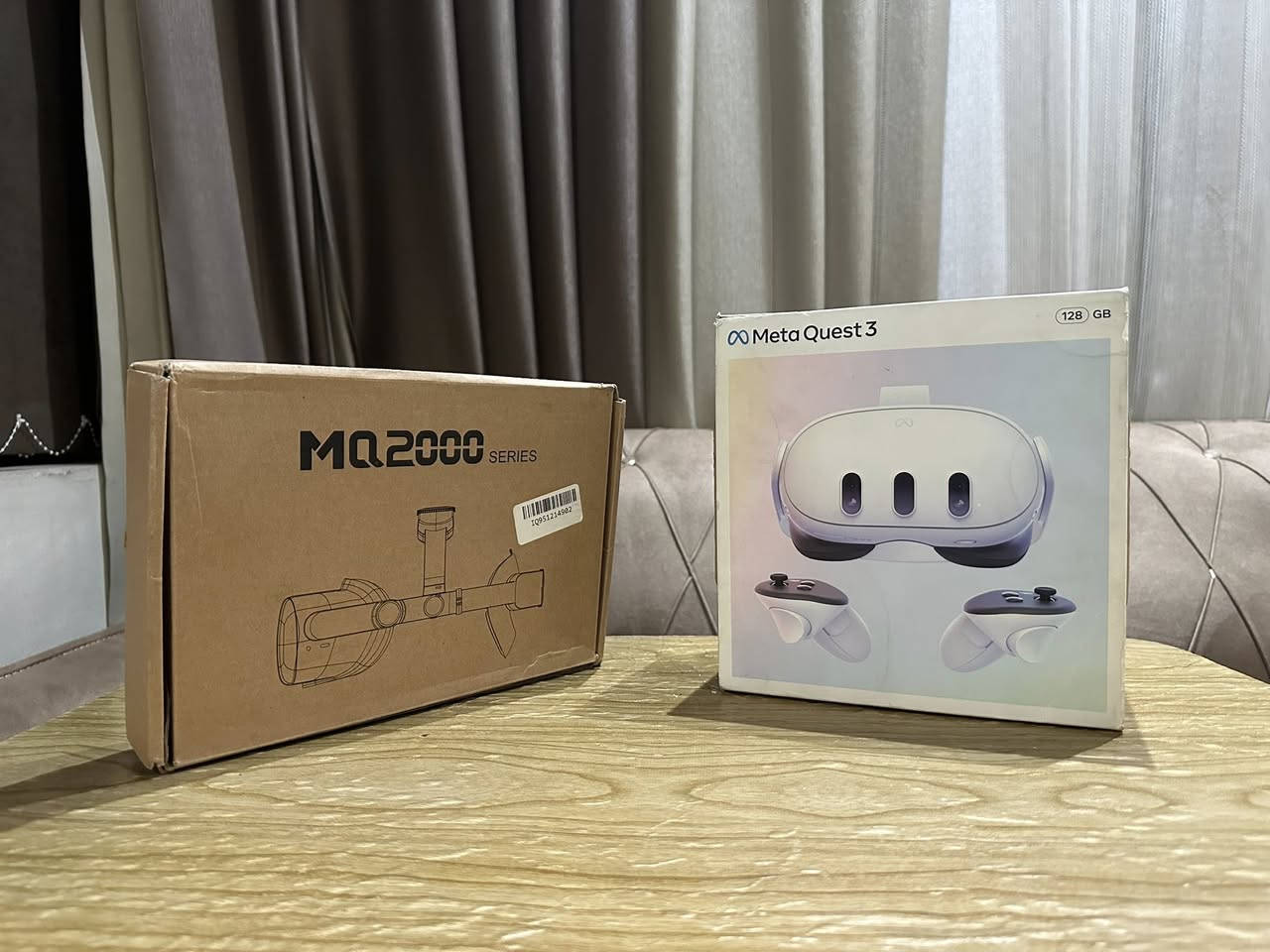 نظارة Meta Quest 3 (نسخة 128GB)  

النظارة شبه جديدة، مستخدمة فقط 5 مرات، حالتها ممتازة جداً بدون أي مشاكل أو خدوش  

وياها:  
- كرتونة أصلية  
- يدات التحكم  
- MQ2000 battery head strap (مريحة وتطول وقت اللعب)    

السعر: 530,000 وبيها مجال كلش بسيط  

الموقع: [ بغداد الجديدة ]  

ملاحظة: الحزام مالها يزيدلها 4 - 3 ساعات استخدام فوك بطارية النظارة نفسها الي هي 2.2 ساعة، بما يعادل من 5 الى 6 ساعات استخدام


**إذا كنت صاحب هذا الإعلان وتريد حذفه لأي سبب، رجاءا أرسل رسالة إلى الدعم الفني**