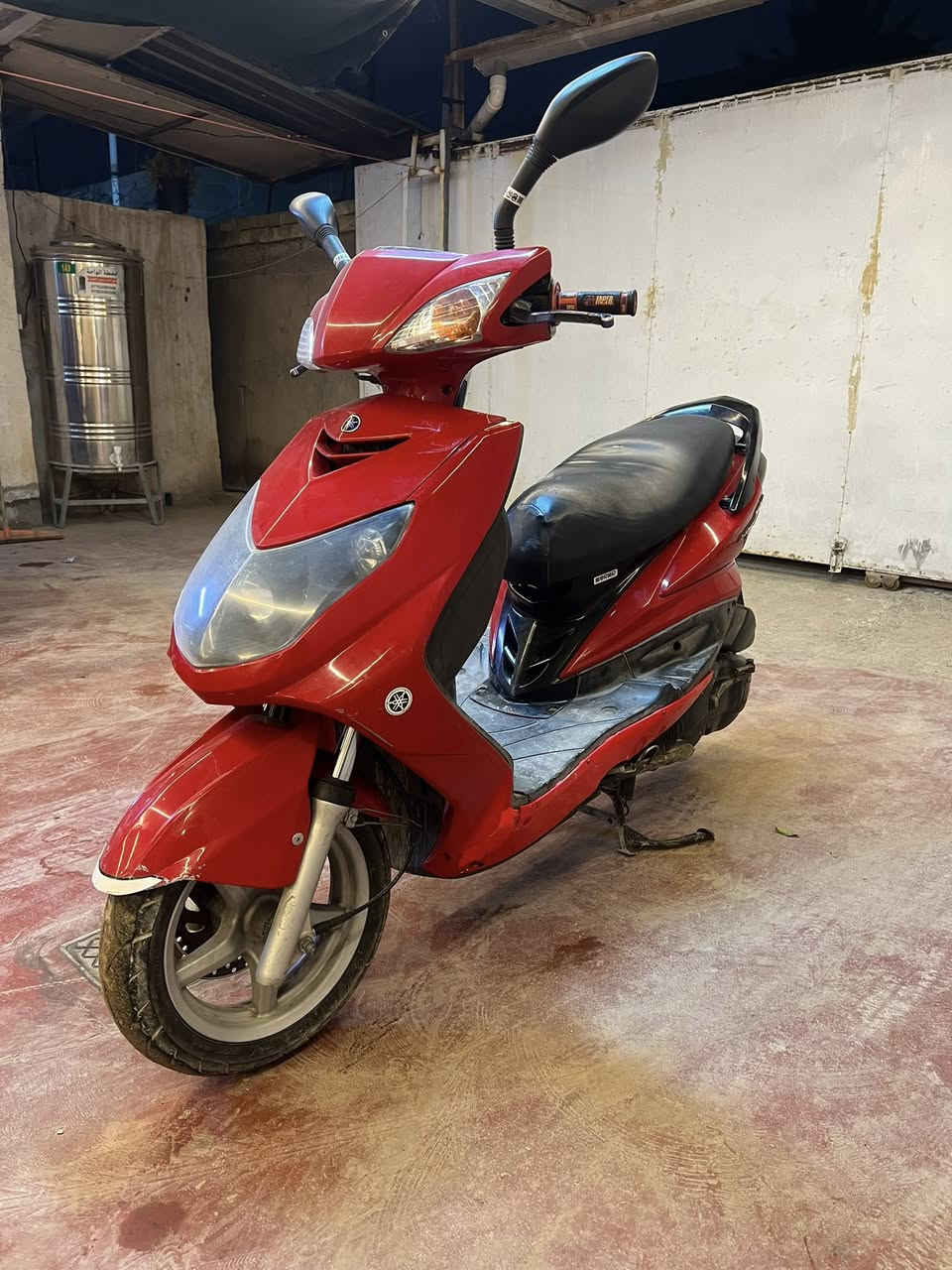 السلام عليكم شلون الشباب 
دراجه سكنس فحل ياباني النظافه مثل ما موضح بالصوره مكينه ناعمه دراجه مرتبه  السعر 750 وبيها مجال بسيط مكاني بغداد قرب جزيره بغداد السياحية ***********
