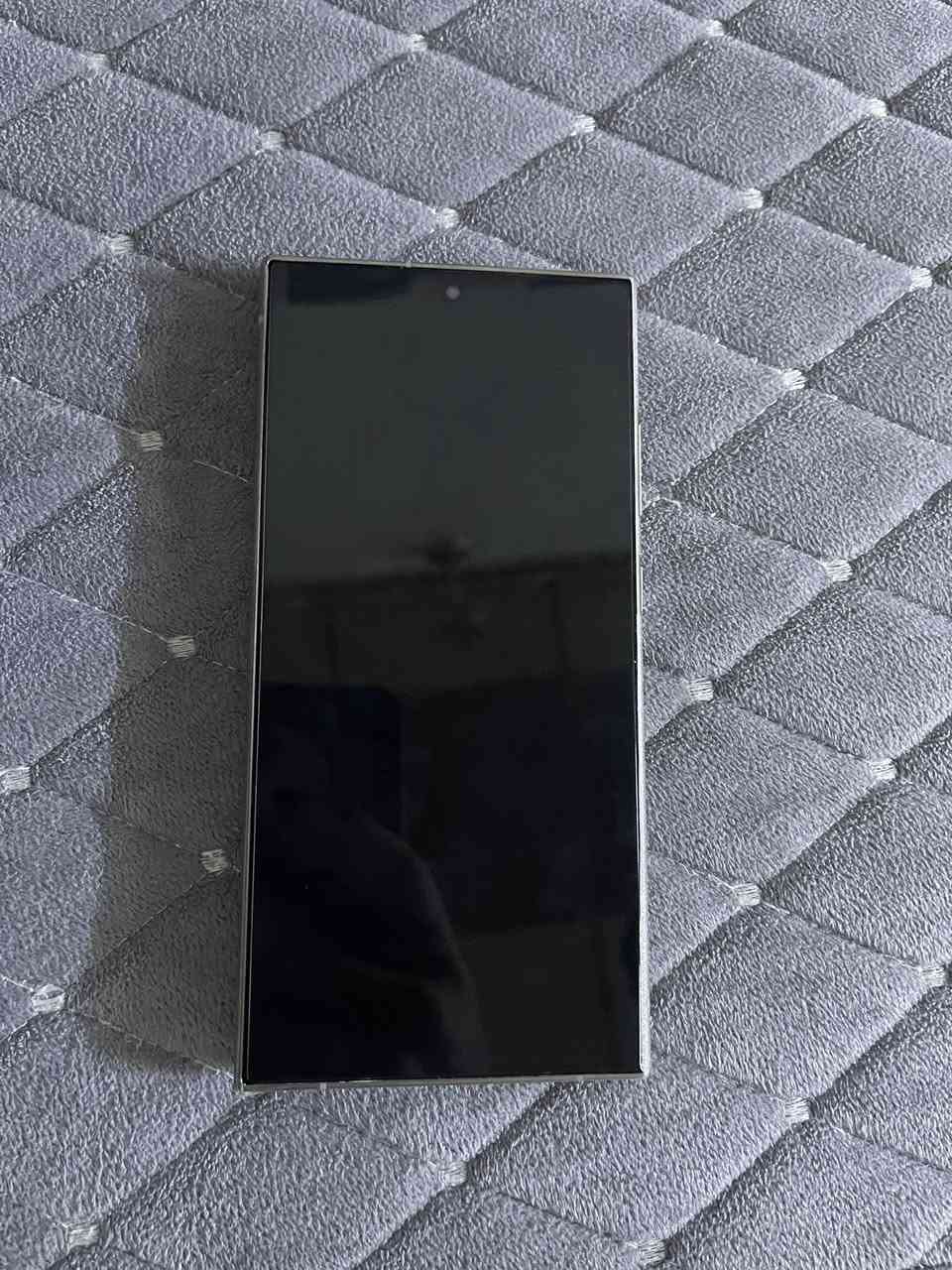 سلام عليكم
s24الترا
بي قطر بل ضهر مثل ماموضحً بل صوره
شرط مامفتوح
الذاكرى ٢٥٦
السعر ٨٠٠
الرقم ***********
