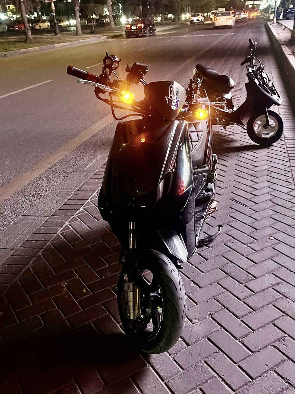 السلام عليكم..

دراجه سكنس جبلي (للبيع -فقط) 
لون اسود 
محرك بلادي ملاح فولل ( سبانه ماممدوده عليه)
دبل اشاره
كهربائيات كلهن شغاله 
مابيه نقص 
1-ستاند صفح رياضي
2-فج رياضي
3-يدات رياضي
4-جاملق رياضي 
. مزوده شي قليل خارج فقط
(محرك بلادي ملاح فولل) 

——مكاني بغداد/ مدينه الصدر /قرب ساحة مظفر
رقم الهاتف(***********) واتساب بي
——ملاحظه (ملاحظه الدراجه مضلومه بل صور بل حقيقه احلى تجي وتشوف بعينك)
السعر(950) وبيه مجال
