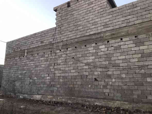 دار للبيع مساحه ١٠٠ متر مطلوب اسكان بناء جديد موقع 
كاطون الرحمه خلف محلات ابو رافد مباشرتاا شارع صحفيه 
سعر ٥٥ بيها مجال شي قليل والإسكان ع مشتري مطلوب تقريباا ٣٠ الاستفسار هـ/***********
