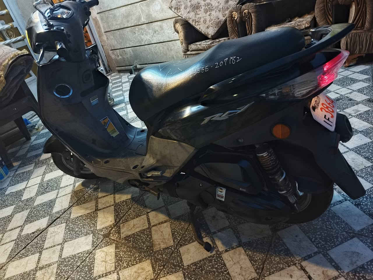 جيتي آر حديث
مكفوله كفاله عامه 
كله ختم واحد وي المكينه دراجه رمبه ماصارله هواي نازله ماماشيه هواي للبيع مكاني بلديات شارع المصرف الشراي يخابر***********
