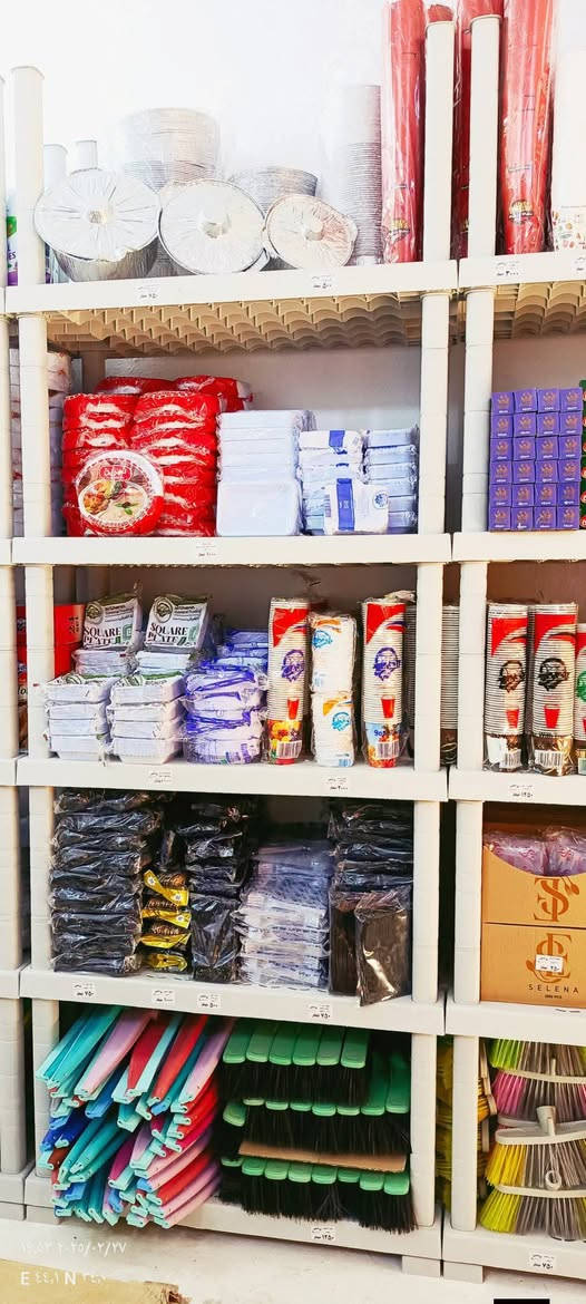 السلام عليكم و رحمة الله و بركاته 
للبيع رفوف بلاستك درجة أُولىٰ ذات متانة عالية 
قياس الرفوف :
إرتفاع :  ٢٤٠ سم
عرض  :  ٩٠  سم
عمق   :  ٤٠   سم
( ذات خمس رفوف )
تتحمل أوزان ثقيلة و غير قابلة للصدأ و ممكن تتحكم بالإرتفاع ما بين الرفوف و يتركب رف مع رف آخر
لأي عمل تخدمك
#فيديو تعليمي لتركيب الرفوف داخل التعليقات
نظافة 100% مستخدمة لفترة قصيرة كأنها جديدة
العدد ( ٨ )
للإستفسار المراسلة عبر الواتساب أو الإتصال على الرقم
📞  ***********  📞
