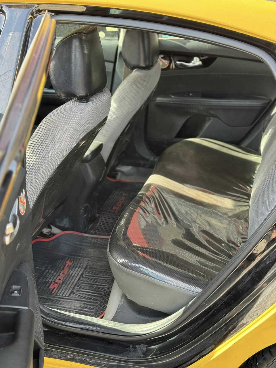 كيا فورتي مديل2021 للبيع ترهم قصد و بمدة جاهزه ومدوشمه كلها وبيها منضومه غاز ***********
