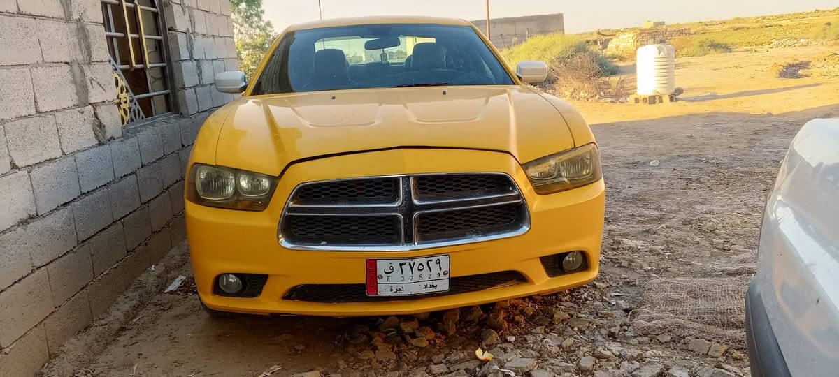 السلام عليكم جارجر ٢٠١١ معلايه ٢٠١٤.
.سعرها : ١٢٠ وبيها مجال 
مكانها ميسان قلعة صالح .
‏‪***********‬‏
