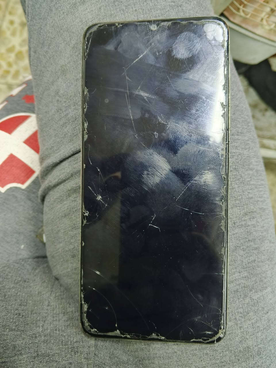 السلام عليكم 
ريلمي c53 للبيع 
شغال يرادله شاشة تتبدل
قيم واخذ بلي يرضي الله 
ذاكرة 256 
مكاني بغداد الطوبجي قرب ساحة موسى
***********
