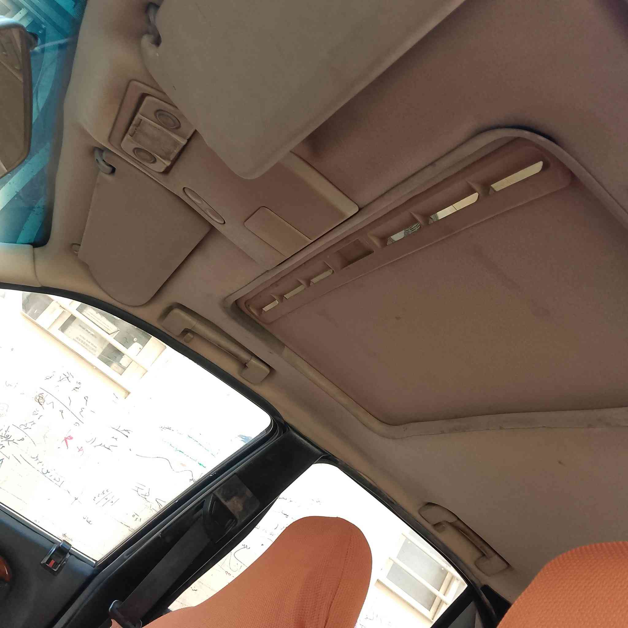 السلام عليكم للبيع اوبل اوميكا اللون اسود باذنجاني موديل 92 سنويه لحد 2030 رقم انبار دولي انكليزي تحويل ثاني يوم تقريبا مصبوغه عام نظيفه السياره محرك كير دواخلها جديد كله بس عندي السياره تخربط من اشغل السياره تكون تخربط شوي بس تمشي ما اعرف اسويها وين ما جان تطلع بيها محافظات السعر 30 ورقه مكان السياره: بغداد شارع حيفا رقم التلفون: *********** واتساب
