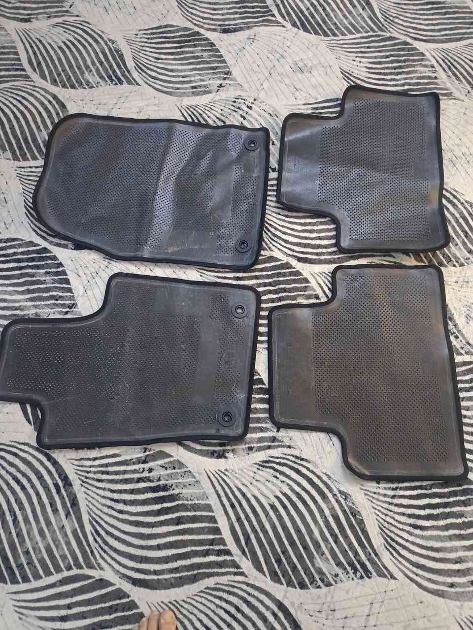 السلام عليكم شباب
ارضيات جيب جديد ما مستخدم اصلي 
السعر 50  قفل 
مكانها بغداد غزاليه 
*********** بيه واتساب
