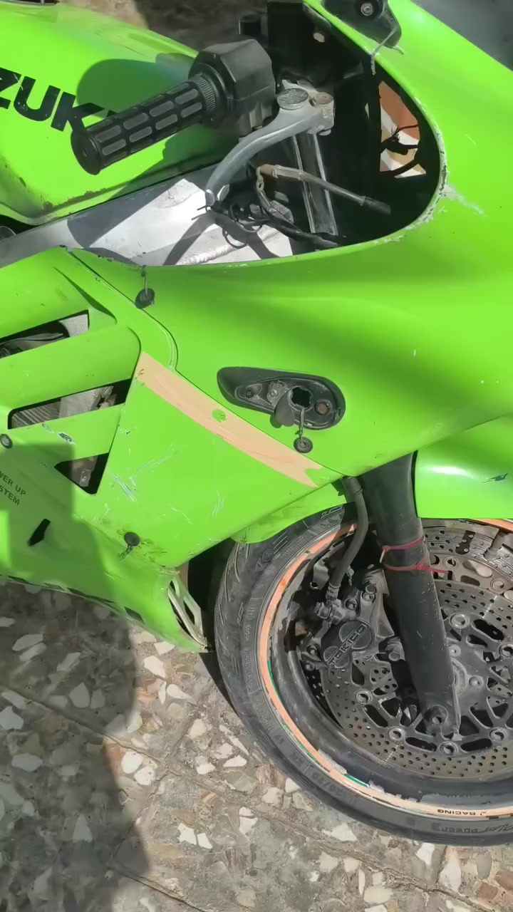 السلام عليكم دراجه جكسرموديل 2000
دراجه حلوه مرتبه بس بيهه نواقص بصيطه تلحيضات بكفر وتنضيف كابريته نقص بطيخه مال لكزوز فقط امه علا مكينه مرتبه مكينه 250سيسي سعر بلاش والله 850بيهه مجال لشراي ***********
