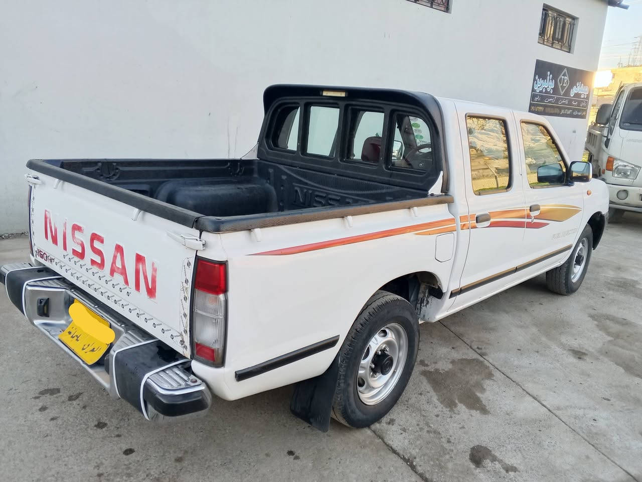 نیسان 2008 یابانی.......117 گەڵا
ناوسوور....جام کارەبا....دەبڵ گێچ.....قفڵ مەرکەزی....
بێ دەعم و لێدراوی .. پارچەی ڕەش نییە....
تەنها.....3 پەڵە بۆیاخی هەیە....لە وێنەکان دیارم کردوە
سەنەی بەسەر چوە ...ژینگەی دراوە.....غەرامە بەشەرت
بەشەرتی گێڕ و مەکینەو ئەکسل ...نزیک 300 ڕۆشتوە
*********** واتسئەپ.....ماڵی دۆست 
*********** ڤایبەر........بێ کێشەیە ......ئەدمین😍
